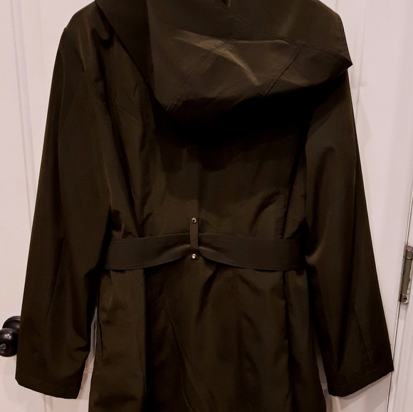 I only wore 2-3 times to church and work. I worked in an office. - Picture 2 of 2